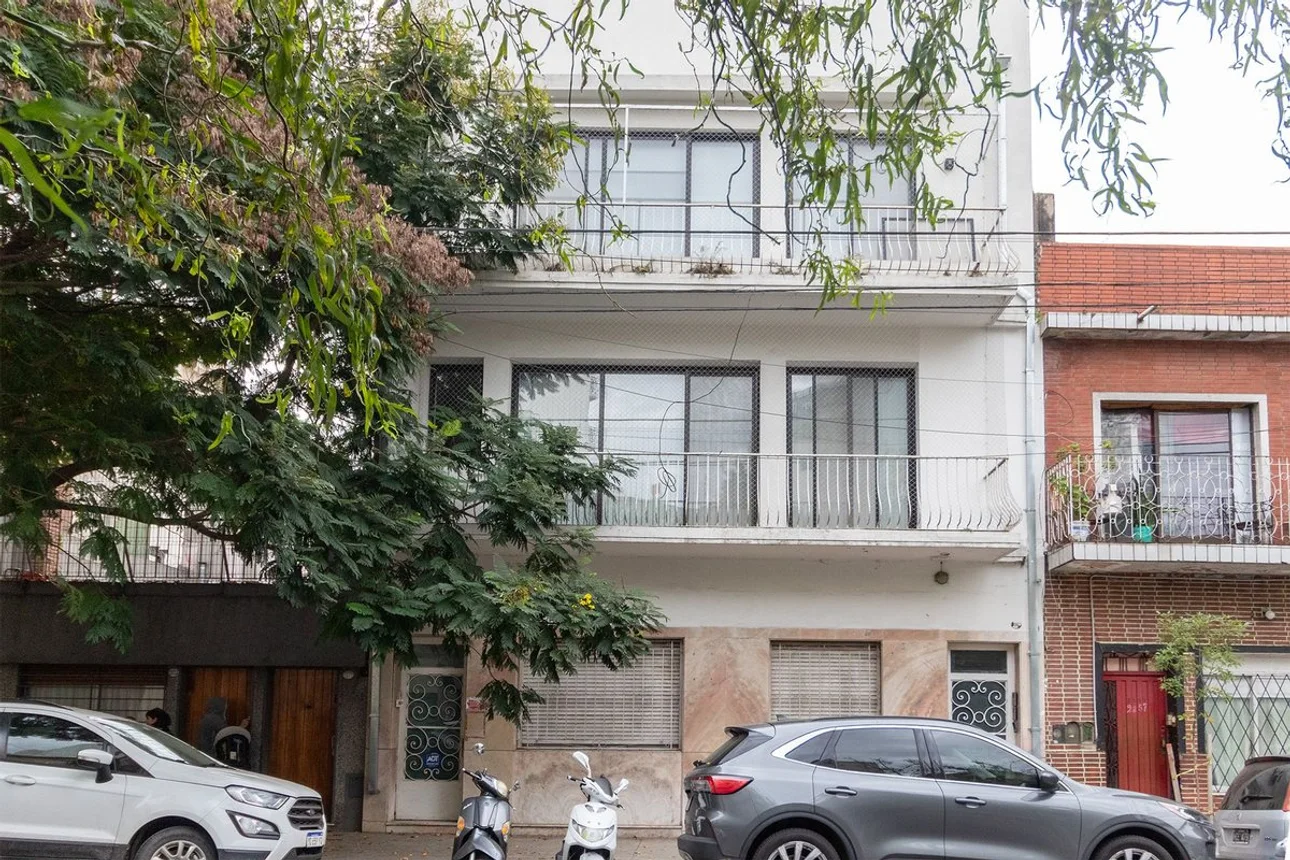 PH de 16 ambientes en venta en San Cristóbal, Avenida Pavón 2800
