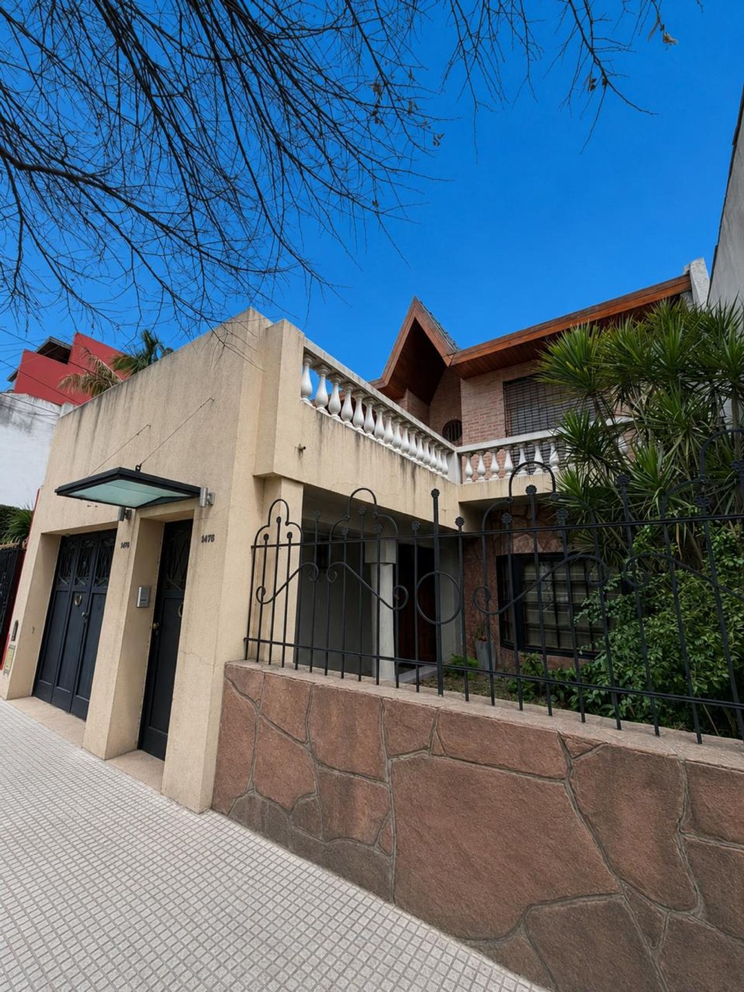 VENTA CASA 350M2 EN MATADEROS (BARRIO NAÓN)