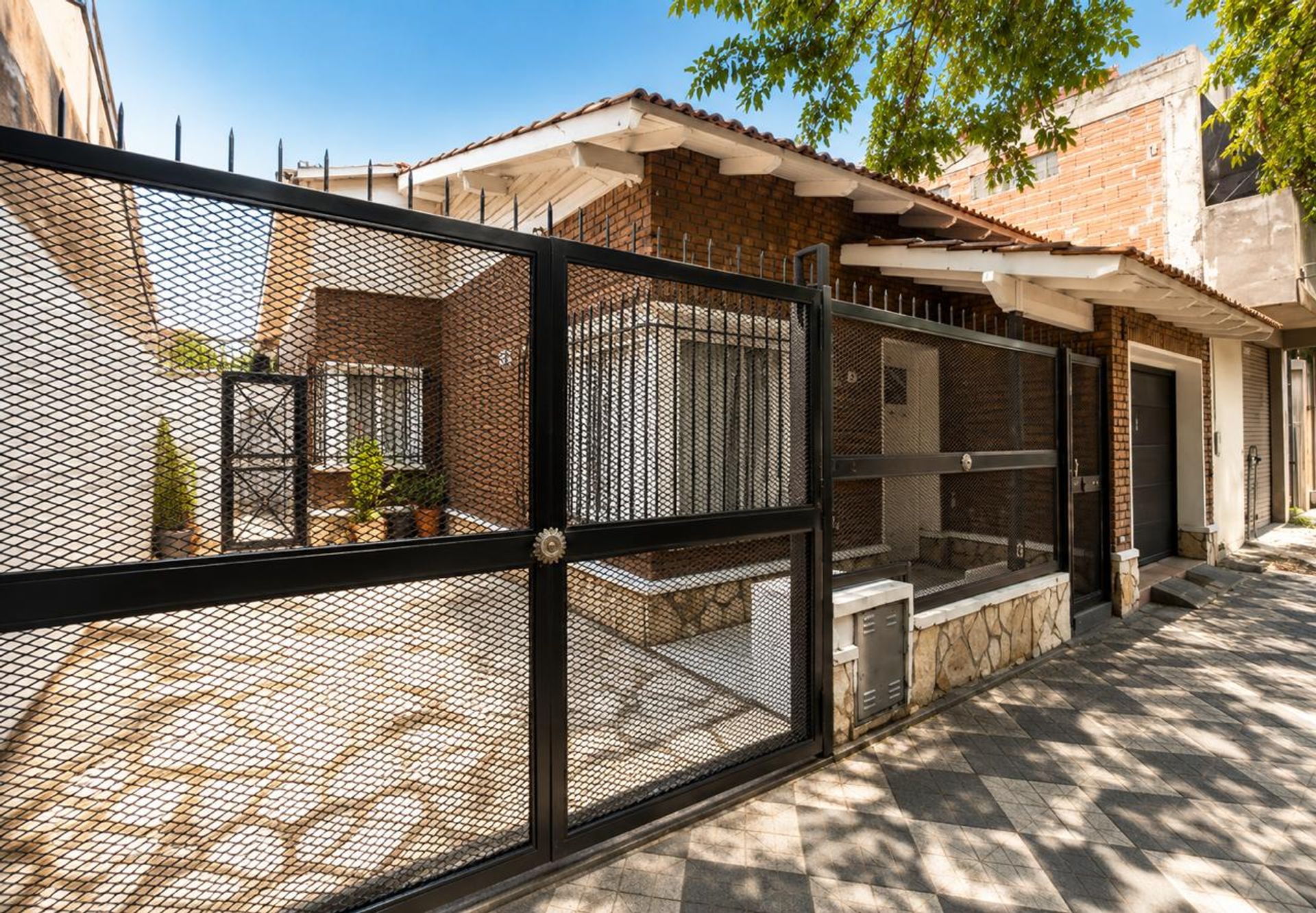 CASA EN VENTA MONTE GRANDE SE PERMUTA O FINANCIA