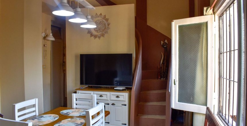 EN VENTA CASA 6 AMBIENTES MAS 8 DEPTOS EN LA BOCA