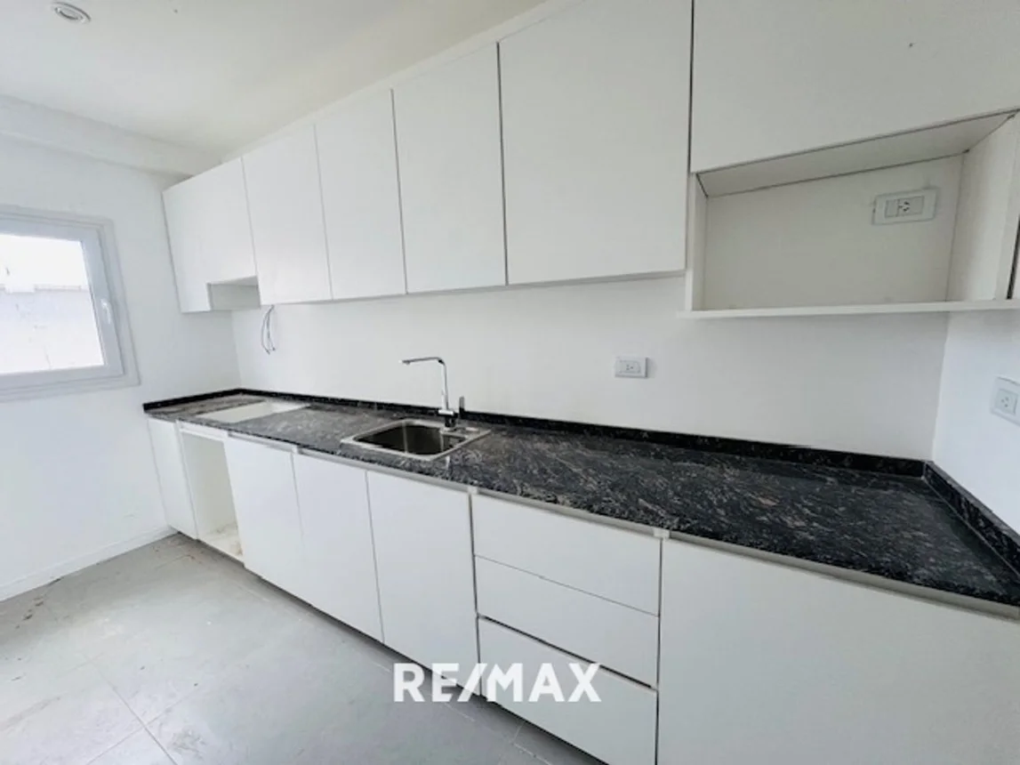 Departamento de 3 ambientes en venta en Pilar, Joaquin Victor Gonzalez 1800