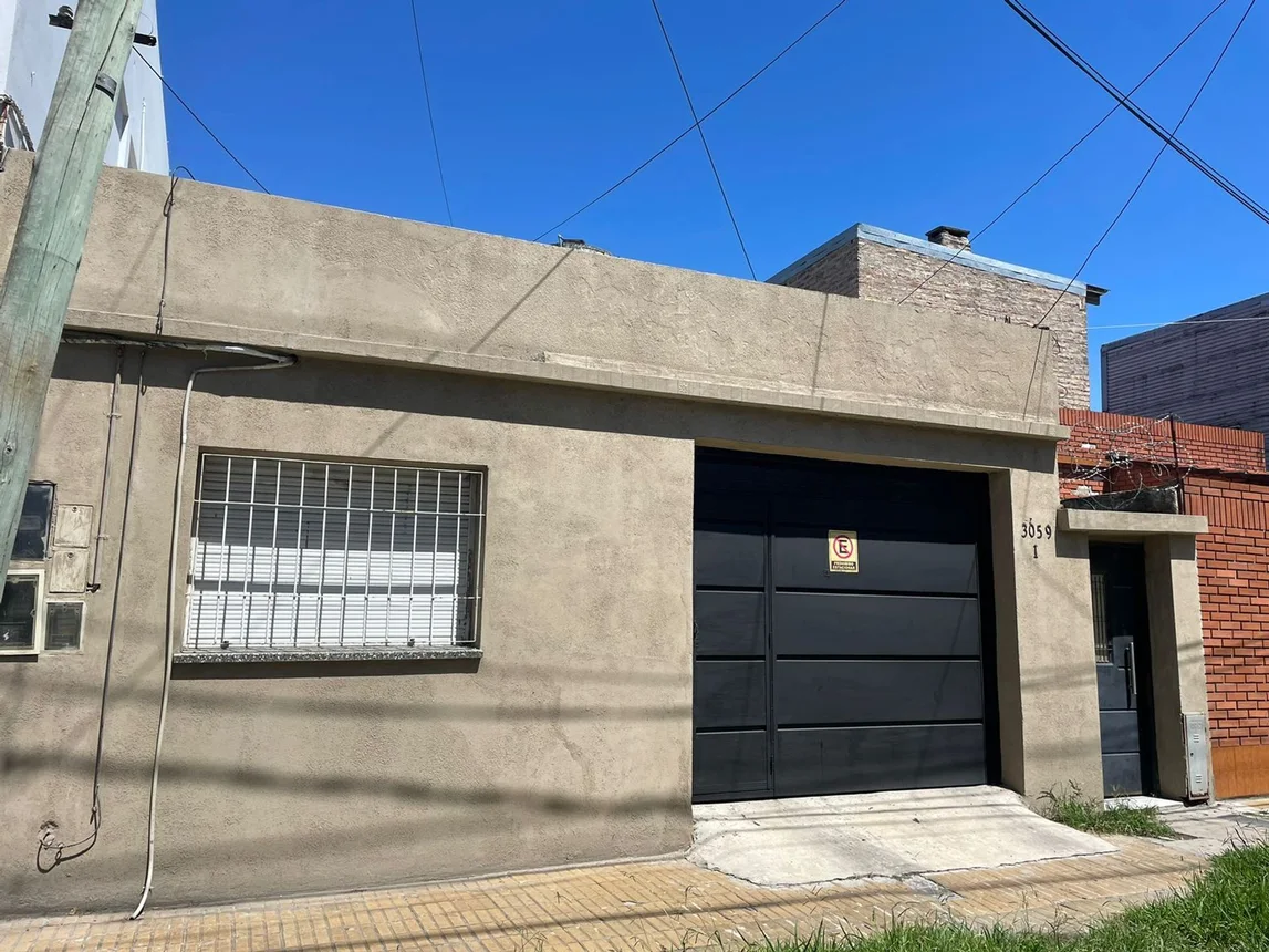 PH de 4 ambientes en venta en Sarandí, Avenida Debenedetti 3000