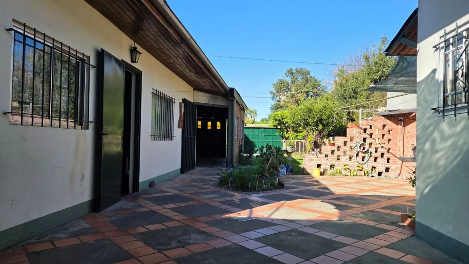 Casa en venta en Villa Raffo, foto 2
