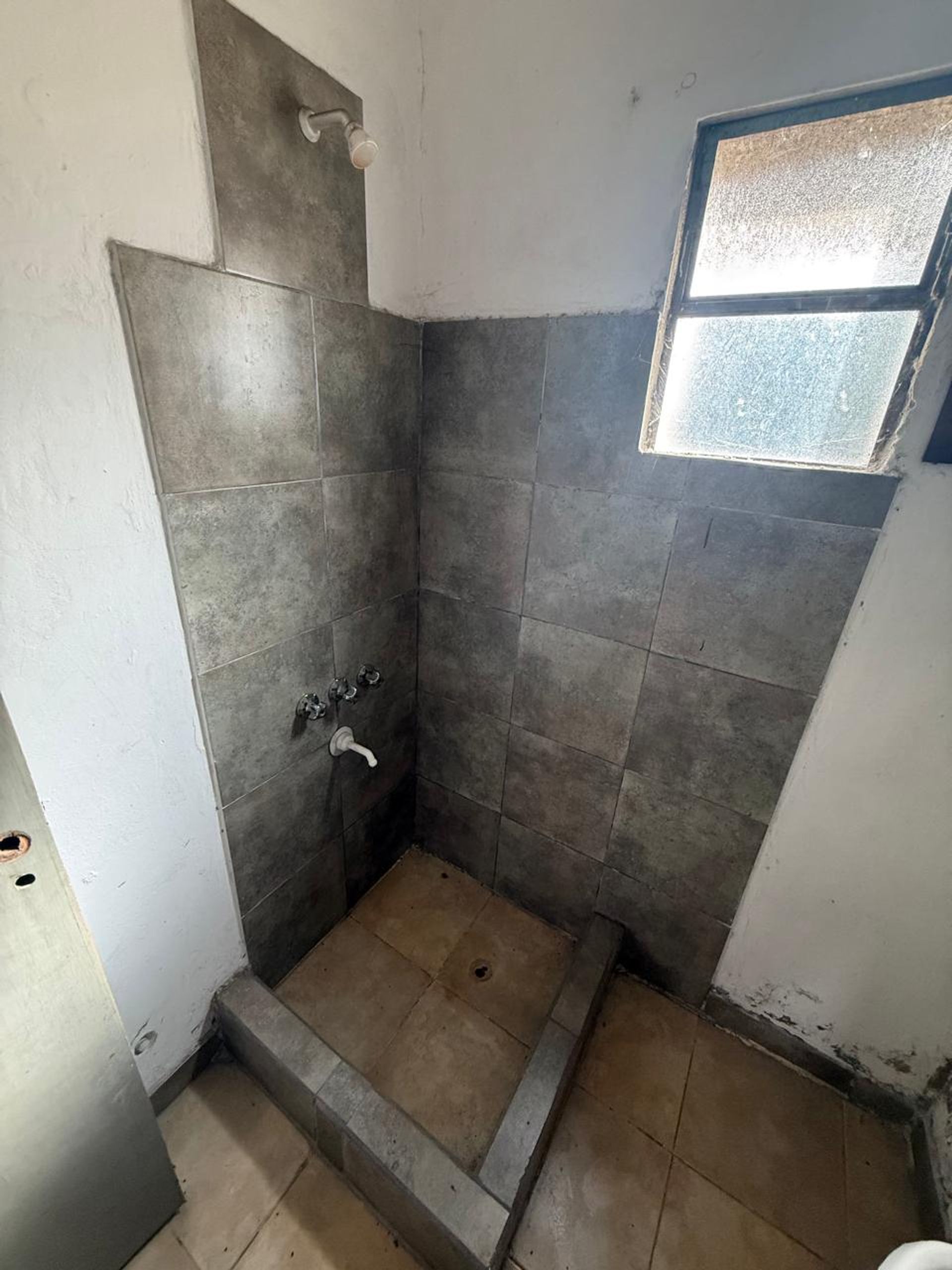 Foto 17 — VENTA DE CASA A REFACCIONAR EN MORENO OPORTUNIDAD