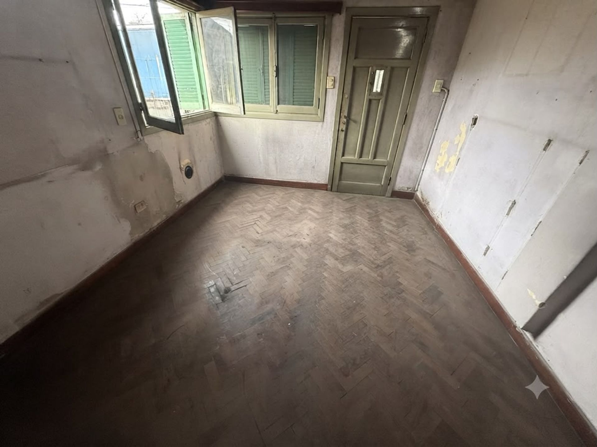 Foto 6 — VENTA DE CASA A REFACCIONAR EN MORENO OPORTUNIDAD