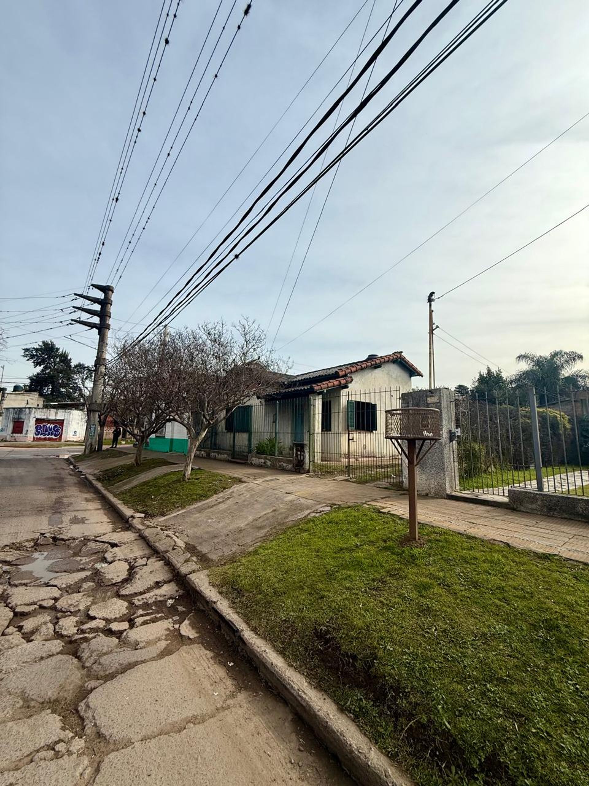 Foto 5 — VENTA DE CASA A REFACCIONAR EN MORENO OPORTUNIDAD
