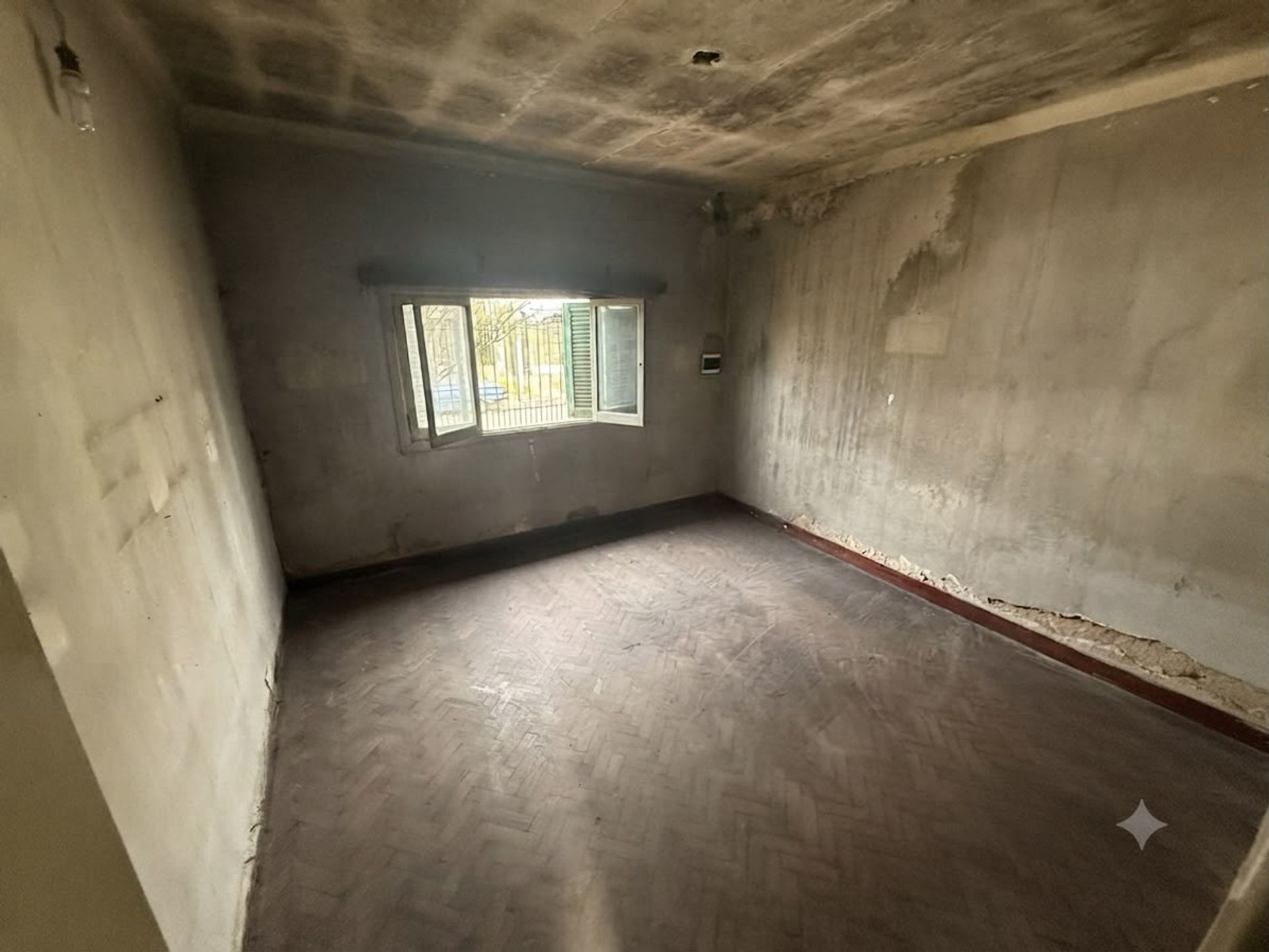 Foto 8 — VENTA DE CASA A REFACCIONAR EN MORENO OPORTUNIDAD