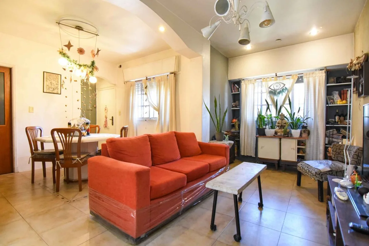 PH de 4 ambientes en venta en Bernal Oeste, Neuquén 600, foto 2