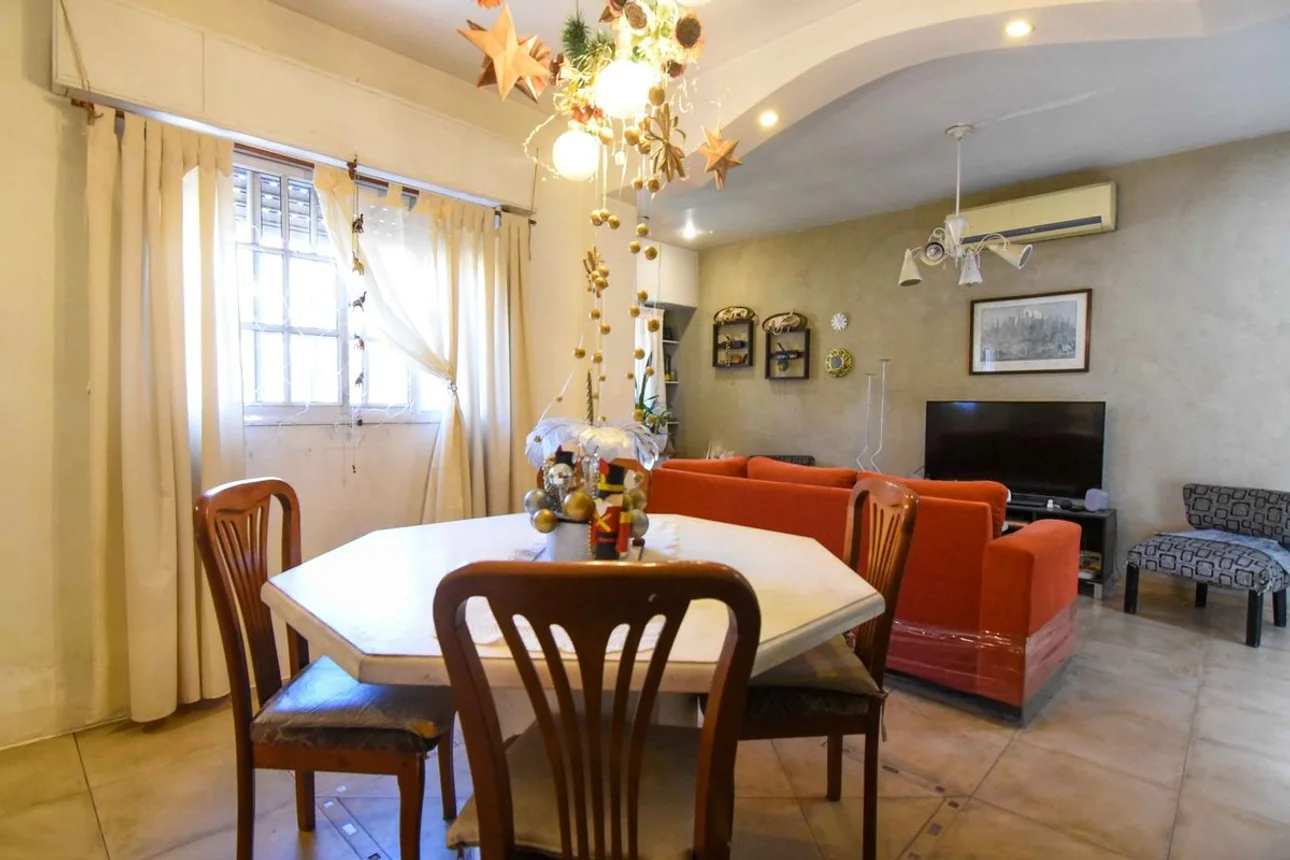 PH de 4 ambientes en venta en Bernal Oeste, Neuquén 600, foto 3