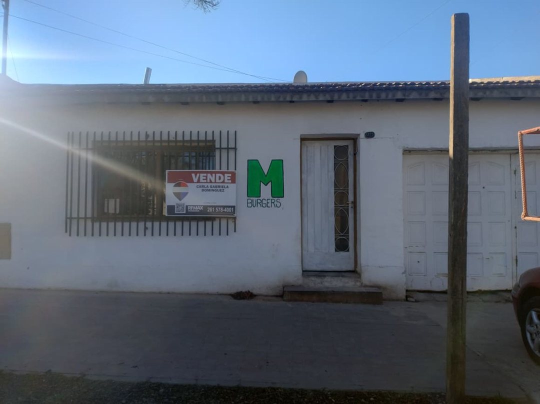 OPORTUNIDAD:  Casa para refaccionar en Godoy Cruz