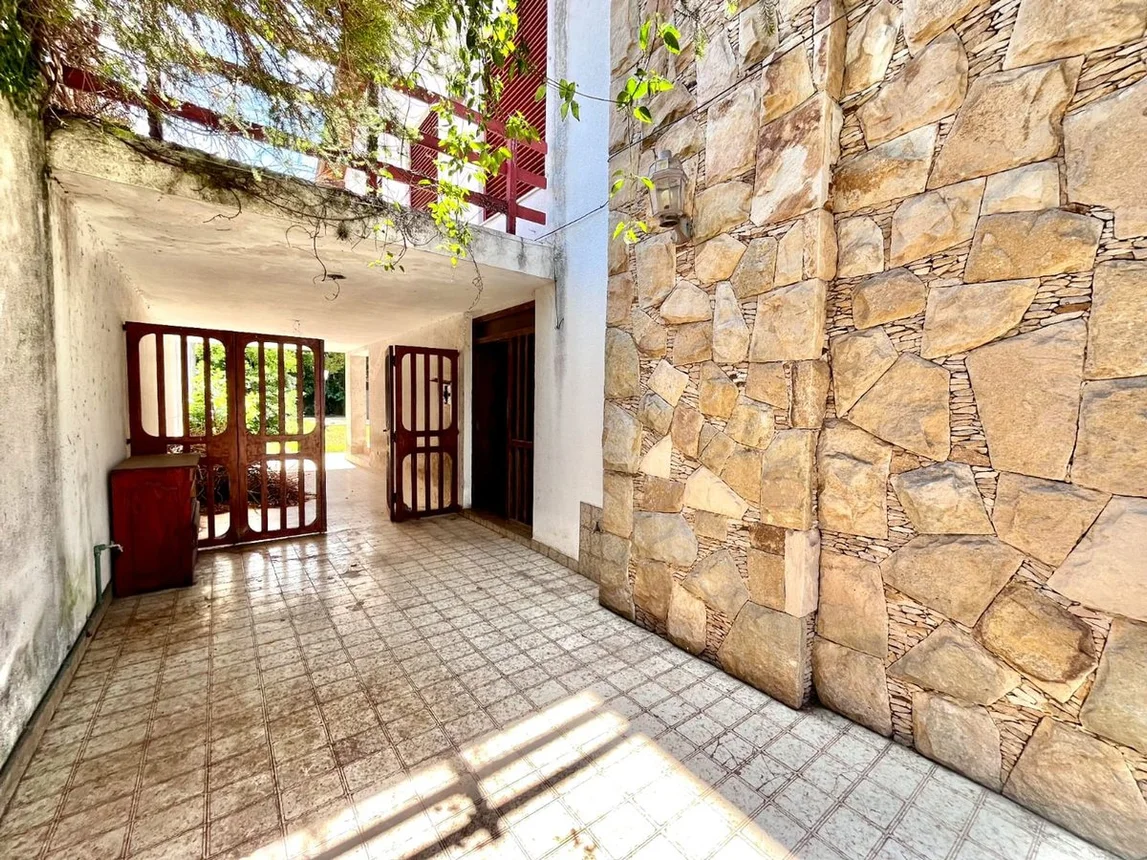 Casa de 4 ambientes en venta en José Mármol, Thorne 700, foto 3