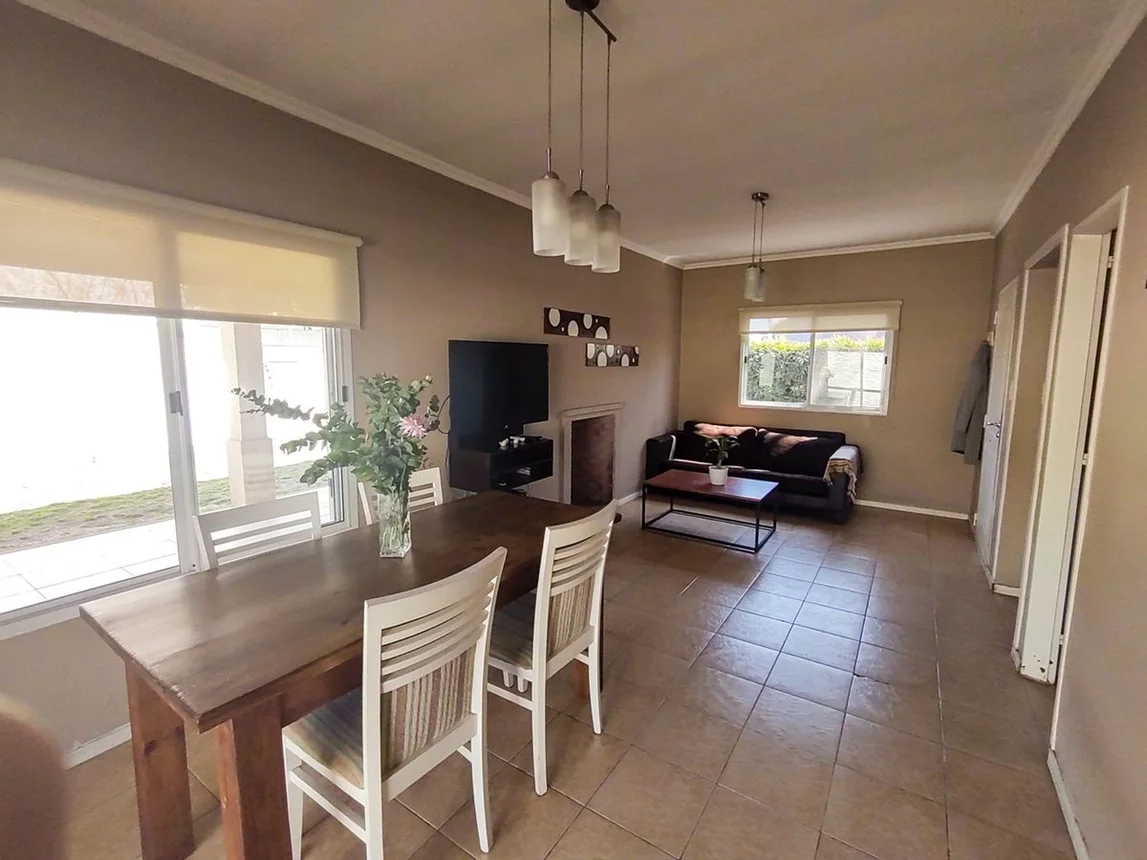 Casa en venta en Del Viso, Roentgen 1300