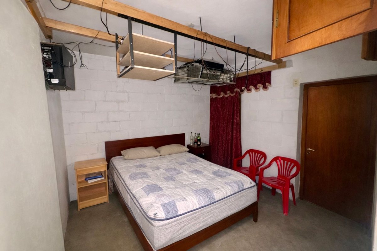 CASA ESQ 3 DORMITORIOS B° INTERSINDICAL ZONA SUR - foto 6