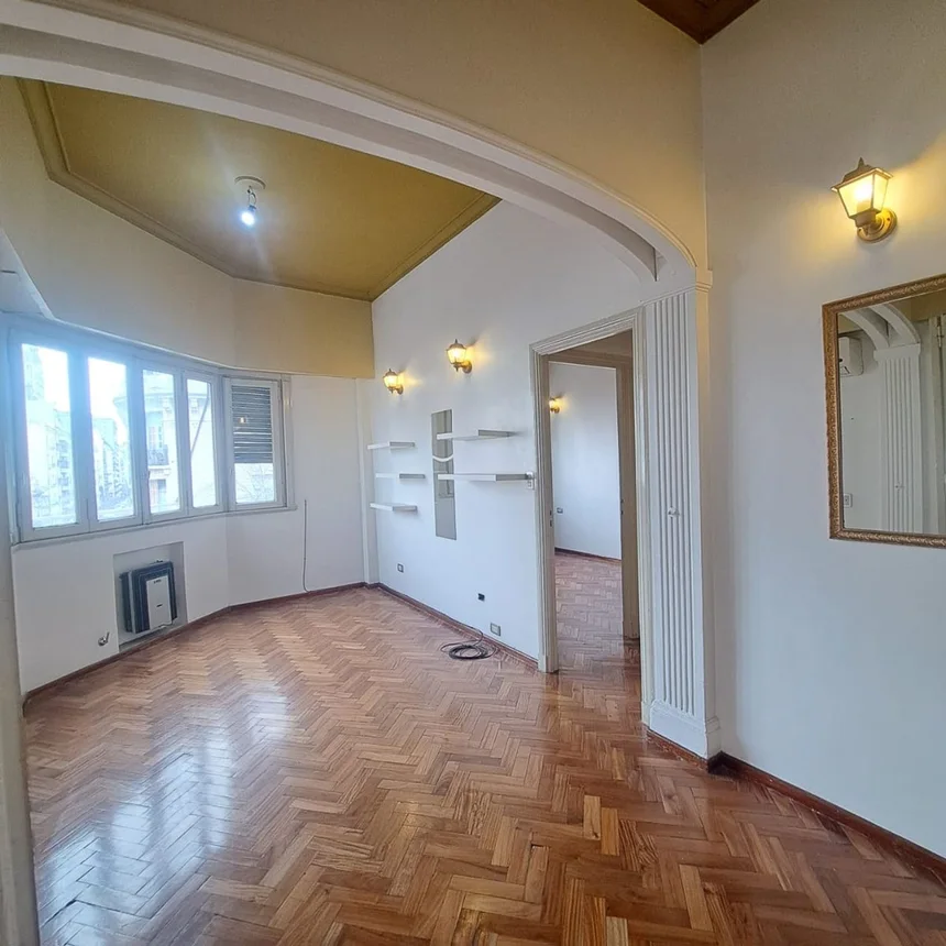 Departamento de 2 ambientes en venta en Balvanera, Avenida Rivadavia 2500