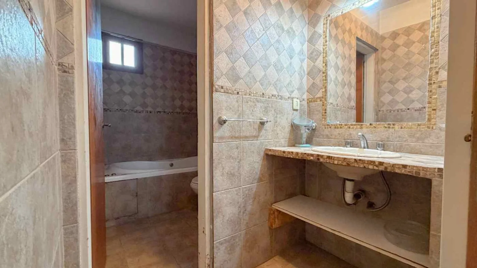 Casa en venta en Burzaco, foto 3