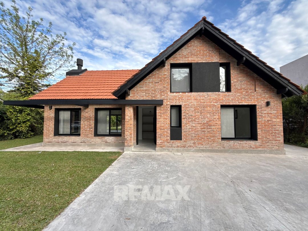 VENTA CASA MAPUCHE RECICLADA FULL ESTRENAR