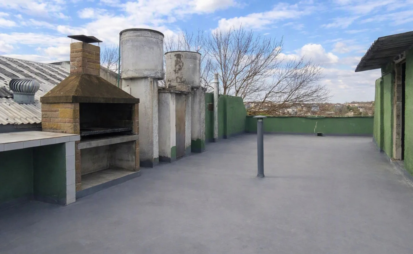 Casa de 6 ambientes en venta en Parque Chacabuco, Avenida Riestra 1700