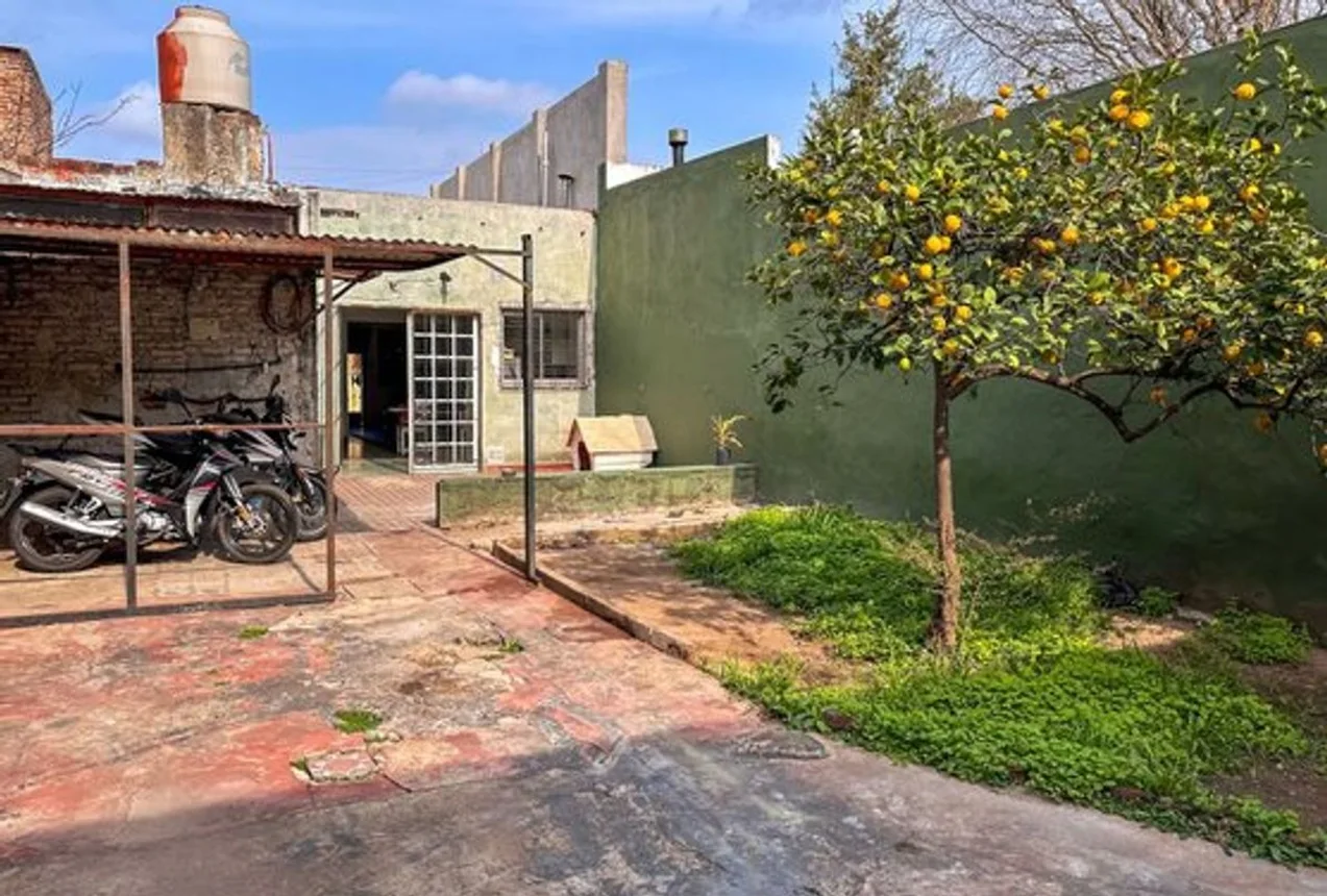 Casa de 3 ambientes en venta en Aldo Bonzi, Isabel la Católica 1600
