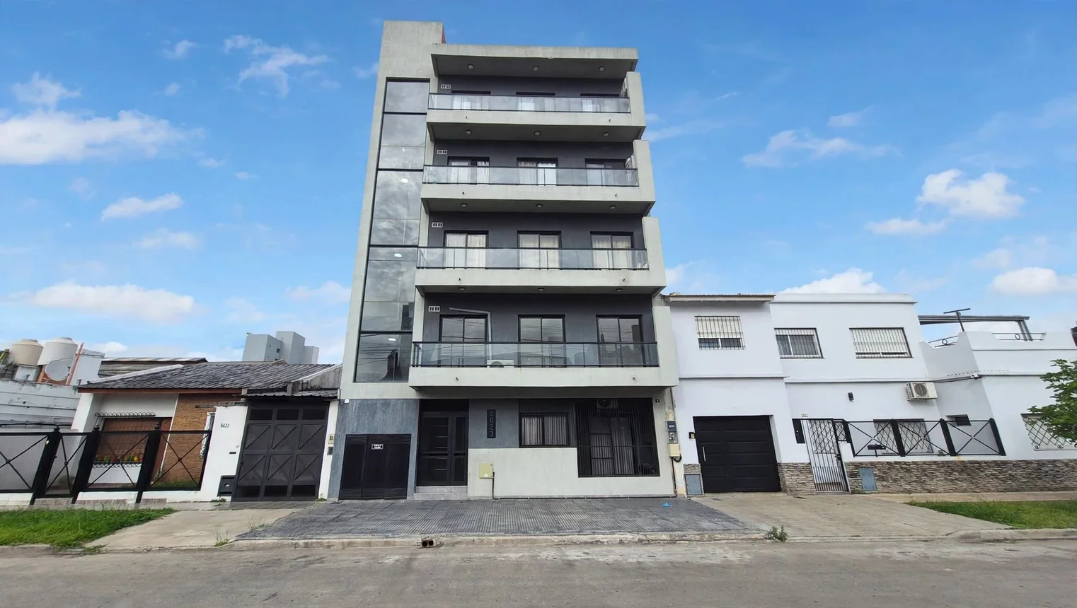 Departamento de 3 ambientes en venta en Wilde, Coronel Brandsen 5600