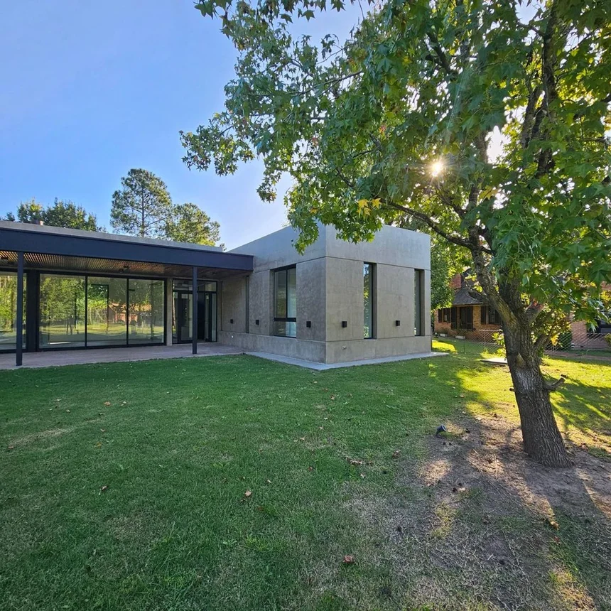 Casa en venta en Pilar, foto 2