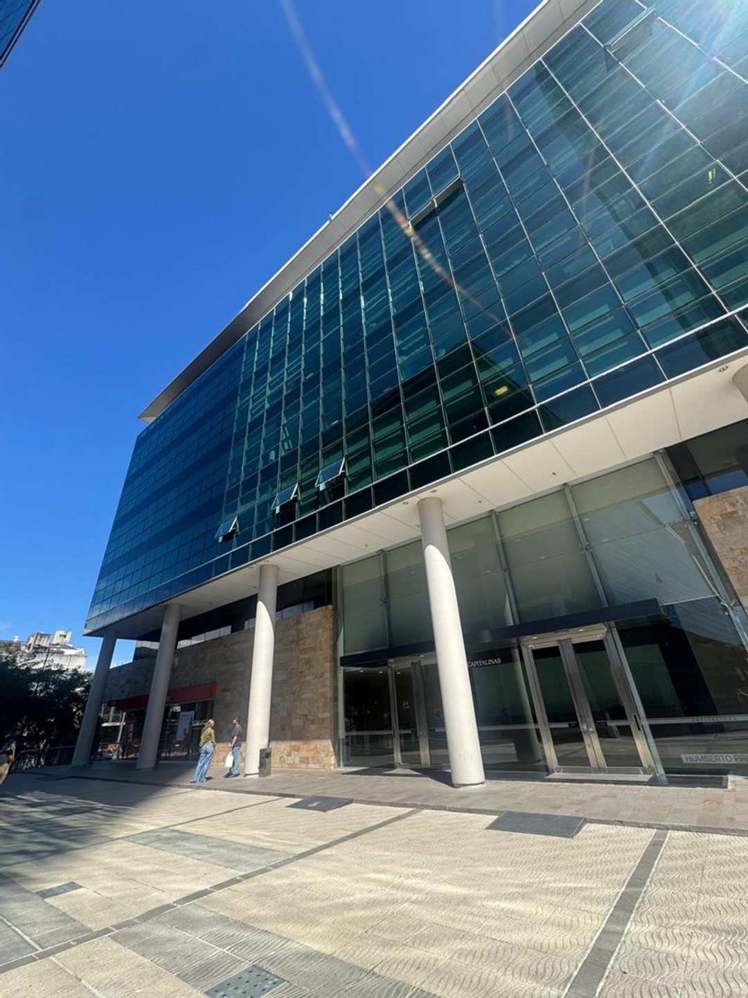 ALQUILER OFICINA PREMIUM CAPITALINAS CORDOBA 180M2