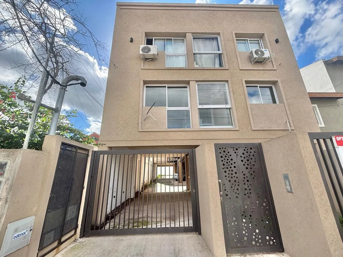 Departamento de 2 ambientes en venta en Hurlingham, Los Patos 2000