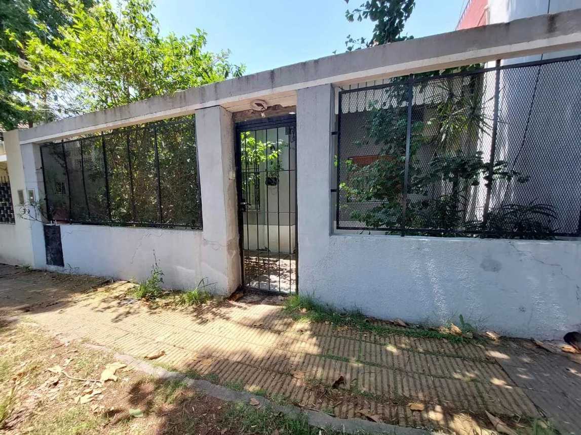 Casa de 4 ambientes en venta en Martínez, Emilio Frers 900