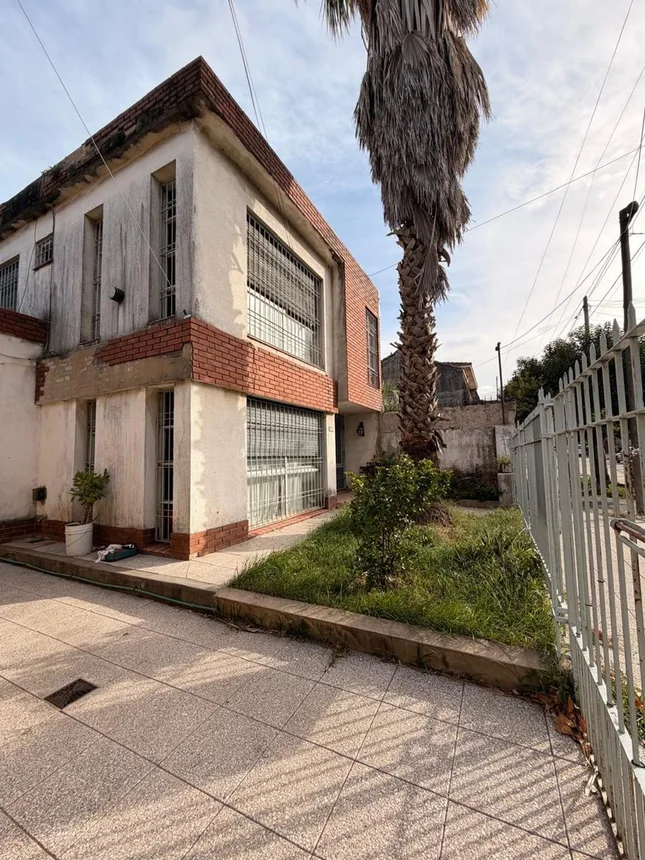 Casa de 4 ambientes en venta en Ezpeleta Este, Buenos Aires 1000, foto 3