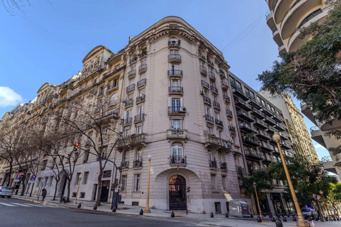 Departamento de 3 ambientes en alquiler en Retiro, Juncal 700