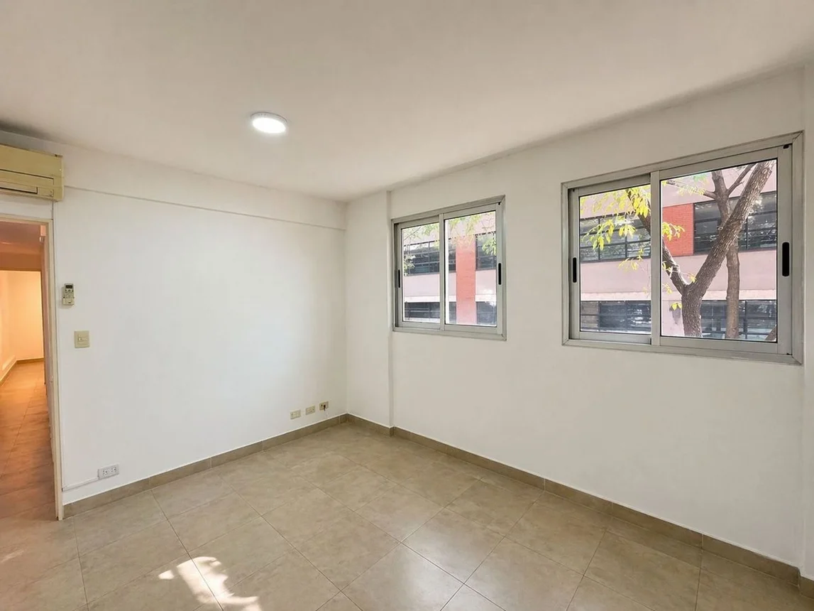 Departamento de 3 ambientes en venta en San Telmo, Avenida Paseo Colón 1100
