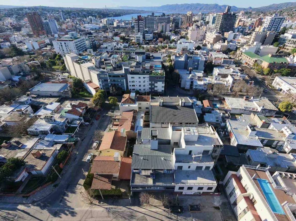 Departamento de 2 ambientes en venta en Villa Carlos Paz, Estados Unidos 300, foto 2