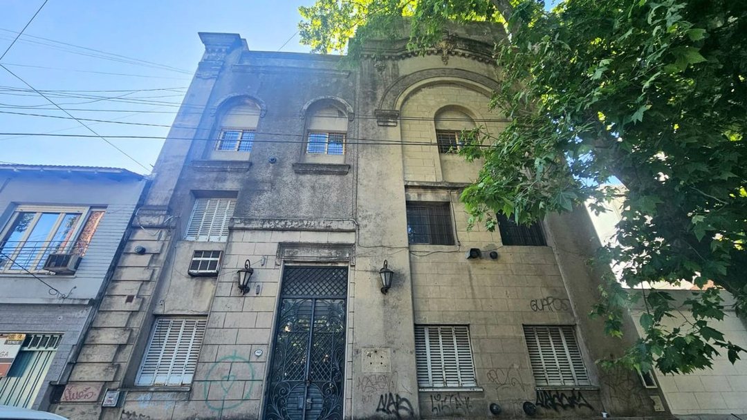 VENTA EDIFICIO 4 PISOS EN LOMAS DE ZAMORA