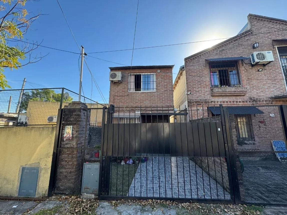Casa dúplex de 2 ambientes en venta en Villa Tesei, Bell Ville 4000