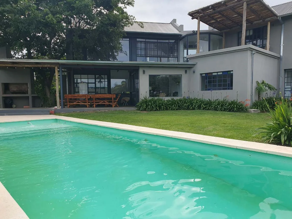 Venta casa 5 amb. b° los jazmines pilar del este, foto 1