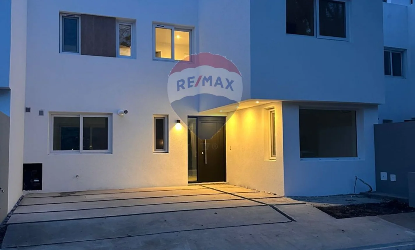Casa de 4 ambientes en venta en Beccar, Roma 1300