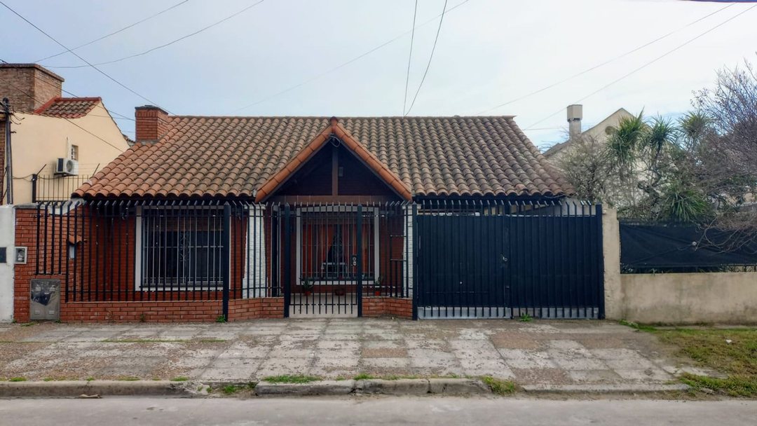 Casa en venta 4 ambientes en Justo Daract 2000, Ciudad Evita, La Matanza, Buenos Aires