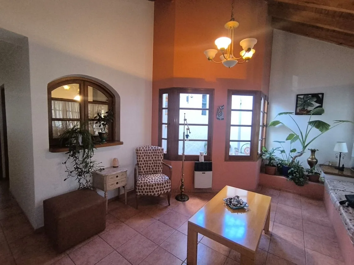 Casa de 5 ambientes en venta en Guaymallén, Zeballos 500, foto 5