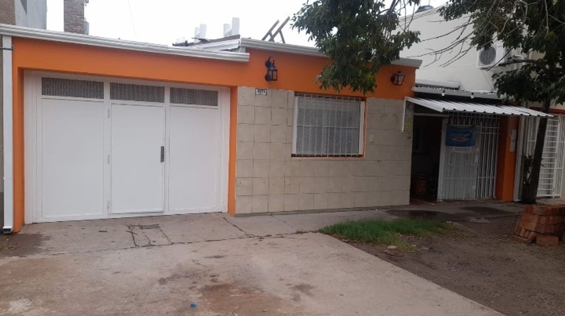 Se vende casa 4 dormitorios y patio en Santo Tome