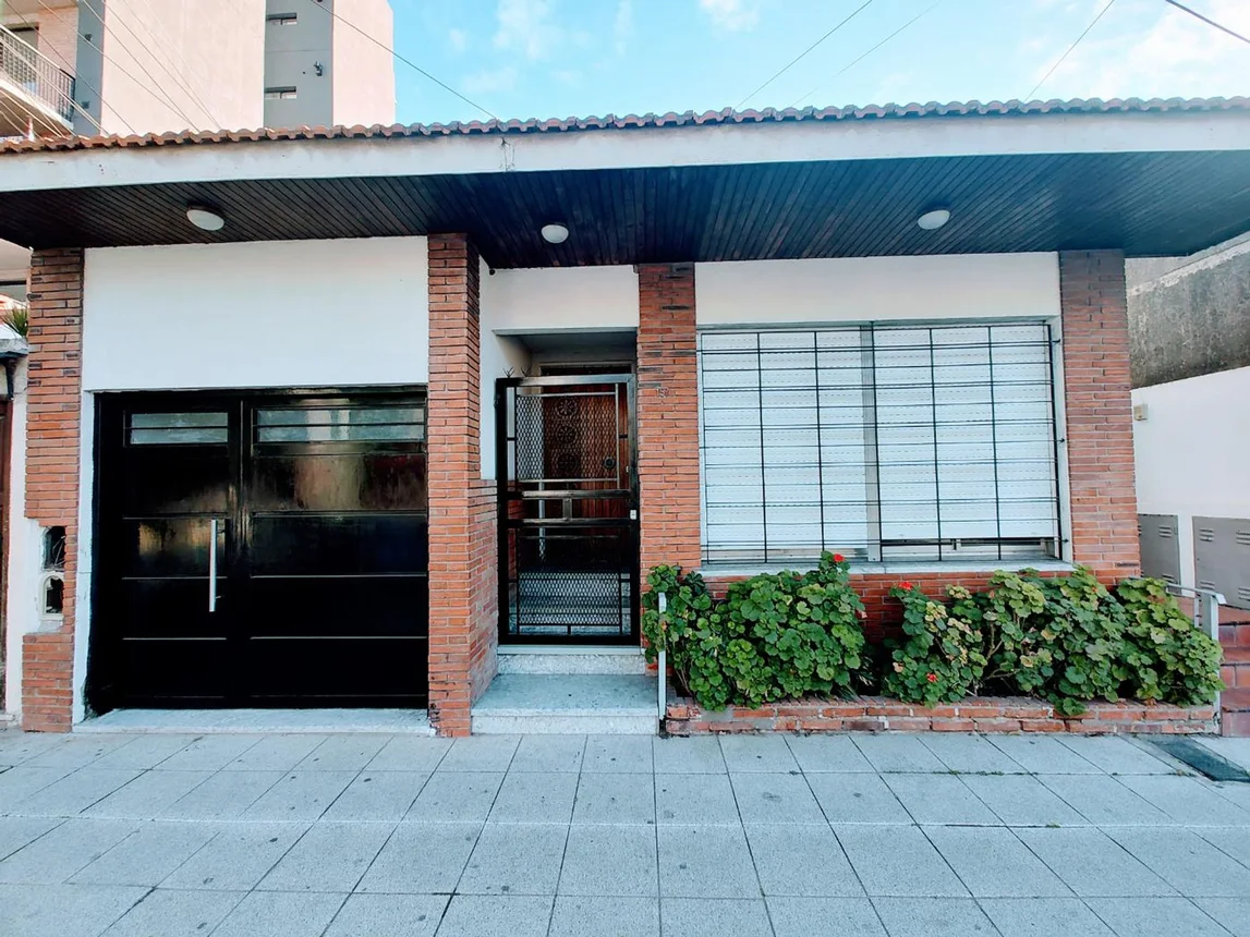 PH de 3 ambientes en venta en Quilmes, Andres Baranda 100