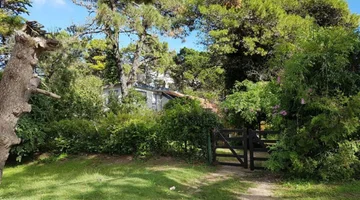 VENTA CASA EN GRAN LOTE COMERCIAL VILLA GESELL