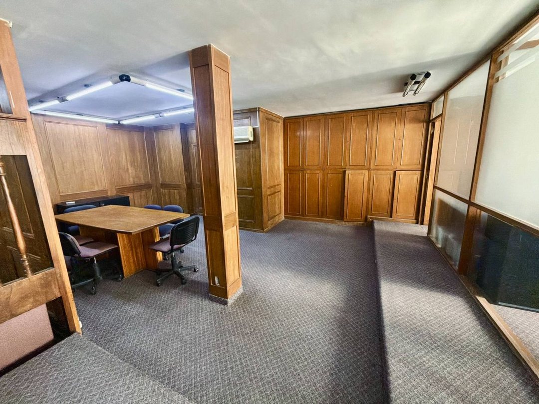 VENTA OFICINA 100M2 MICROCENTRO AMOBLADO SEGURIDAD