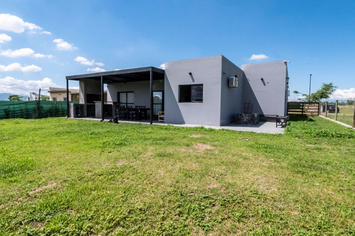 VENTA/PERMUTA CASA LA VERBENA FRENTE AEROPUERTO - foto 2
