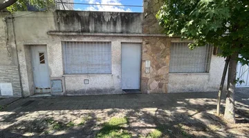 CASA 2 DORMITORIOS - VENTA