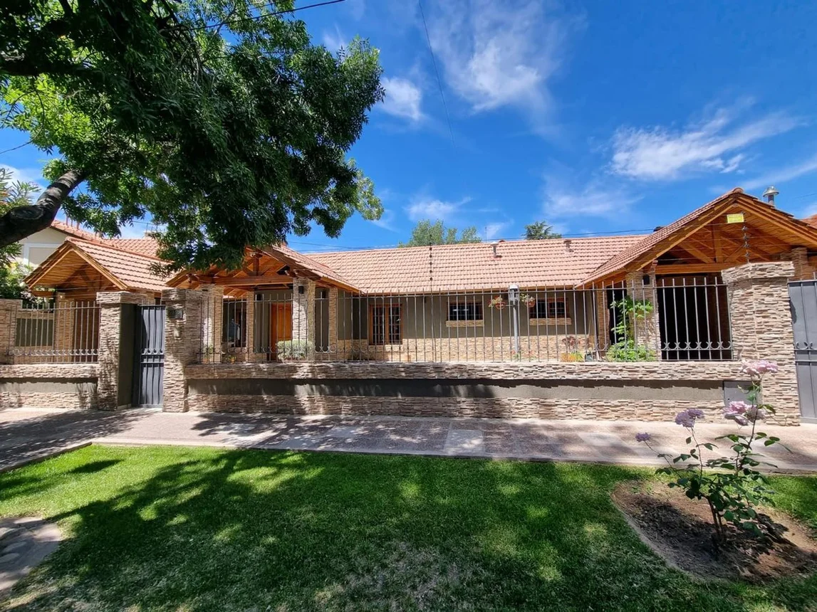 Casa en venta en Luján de Cuyo
