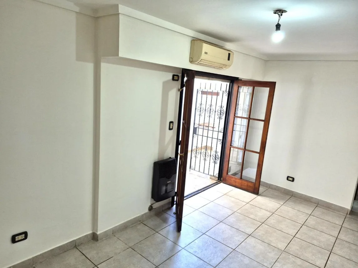 Depto 2 amb c/2 patios - excelente estado apto cre, foto 2