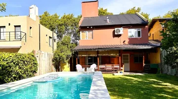 VENTA CASA 4 AMB. PILETA B. CERRADO BELLA VISTA