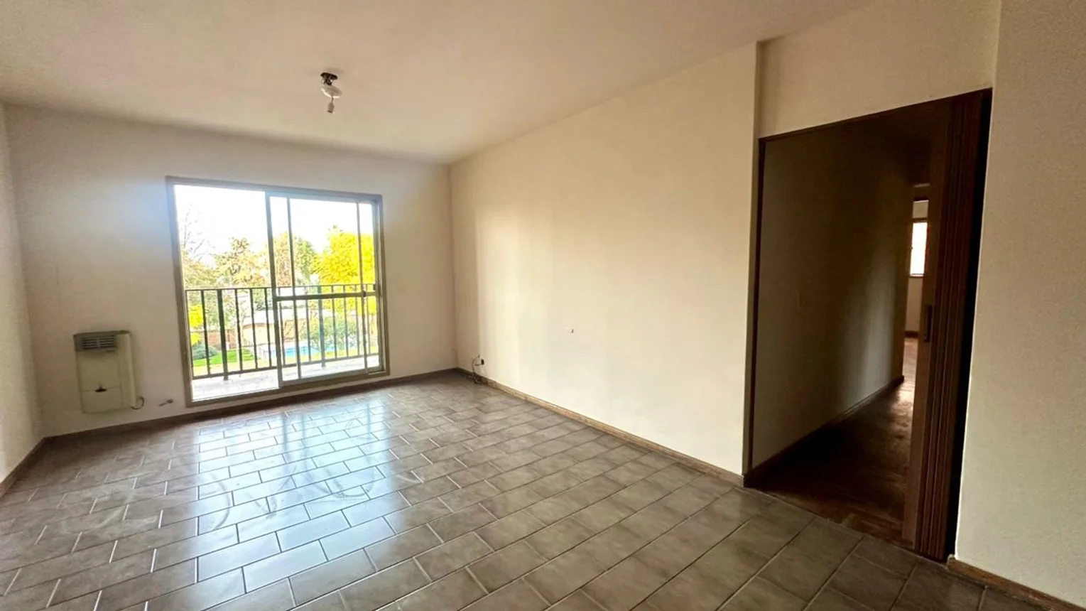 Departamento de 6 ambientes en alquiler en Godoy Cruz, Maipú 300, foto 2