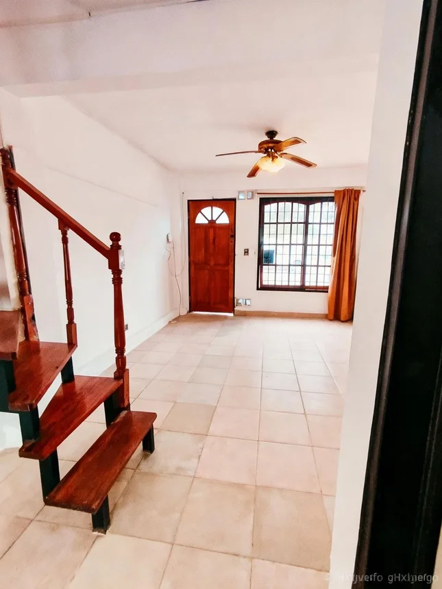 Casa dúplex de 3 ambientes en venta en El Palomar, General Enrique Mosconi 1100, foto 3