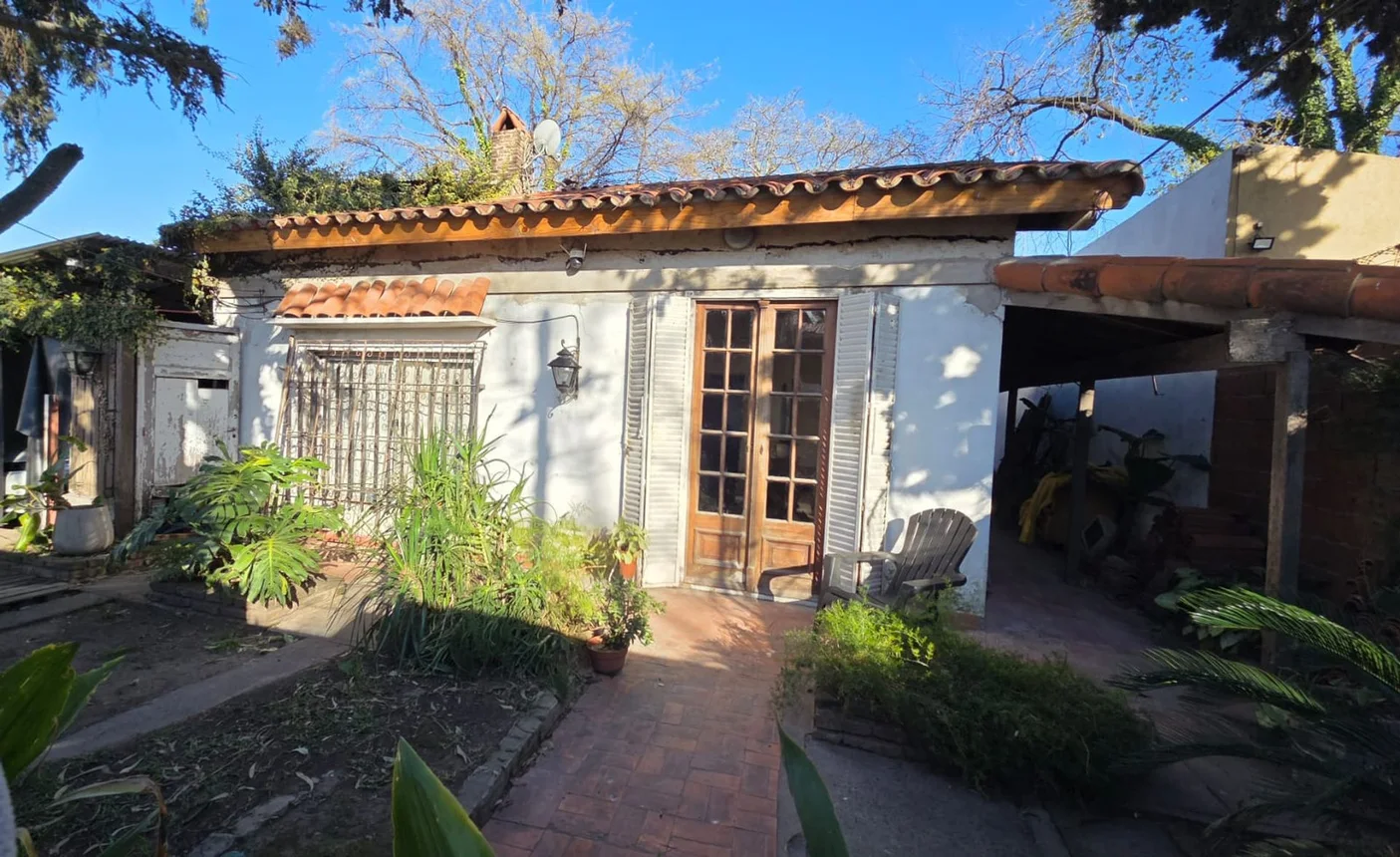 Casa en venta castelar a refaccionar acepta permta, foto 2