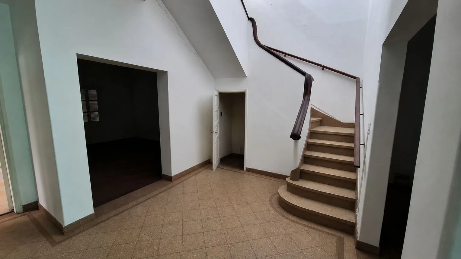 Casa de 11 ambientes en alquiler en Santa Fe, San Jerónimo 1400, foto 4